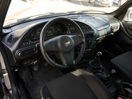 2018 Chevrolet Niva I Рестайлинг, серебристый, 587000 рублей, вид 5