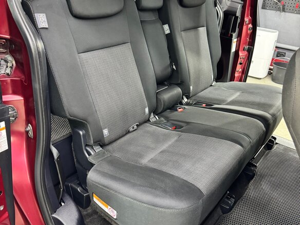 2018 Toyota Sienta II Рестайлинг, красный, 1240000 рублей - вид 6