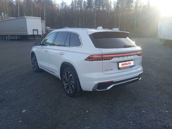 2023 Geely Monjaro I, белый, 2282410 рублей - вид 3