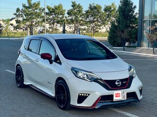 2017 Nissan Note Nismo e-Power II Рестайлинг, белый, 1220000 рублей, вид 3