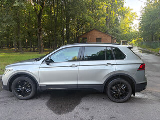 2022 Volkswagen Tiguan II Рестайлинг, серый, 3150000 рублей, вид 2