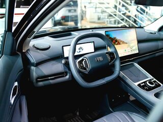 2026 Geely EX5 Гибрид EM-R, белый, 3829990 рублей, вид 4