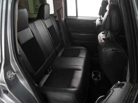 2015 Jeep Liberty (Patriot), серый - вид 6