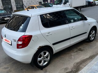 2011 Skoda Fabia II Рестайлинг, белый, 450000 рублей, вид 5