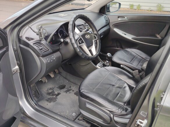2013 Hyundai Solaris I, серый, 820000 рублей - вид 9