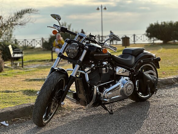 2017 Harley-Davidson Breakout, чёрный, 1700000 рублей - вид 3