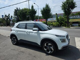 2023 Hyundai Venue I, белый, 1544200 рублей, вид 2