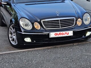 2004 Mercedes-Benz E-Класс 320 III (W211, S211), чёрный, 750000 рублей, вид 1