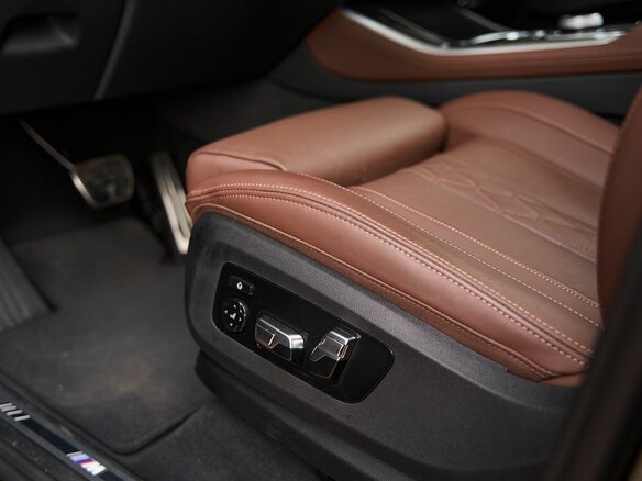 2024 BMW X5 30d IV (G05/G18) Рестайлинг, коричневый, 14299900 рублей - вид 28