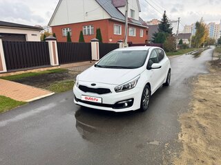 2017 Kia Ceed II Рестайлинг, белый, 1350000 рублей, вид 2
