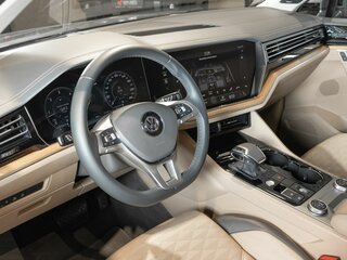 2019 Volkswagen Touareg III, серый, 4829000 рублей, вид 5