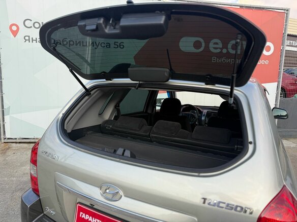2008 Hyundai Tucson I, серебристый - вид 16