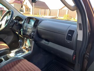 2010 Nissan Navara (Frontier) III (D40) Рестайлинг, серый, 1400000 рублей, вид 5