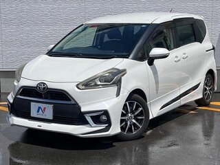 2018 Toyota Sienta II, белый, 880000 рублей, вид 1