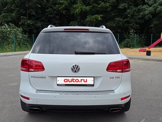 2013 Volkswagen Touareg II, белый, 2300000 рублей, вид 4