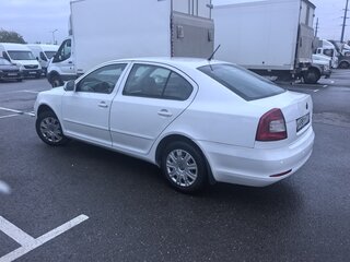 2013 Skoda Octavia II (A5) Рестайлинг, белый, 680000 рублей, вид 3