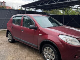 2010 Renault Sandero I, красный, 330000 рублей, вид 2