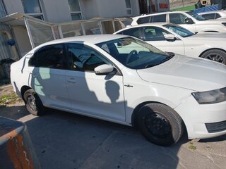 2018 Skoda Rapid I Рестайлинг, белый, 690000 рублей, вид 3