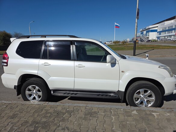 2002 Toyota Land Cruiser Prado 120 Series, белый, 2250000 рублей - вид 4