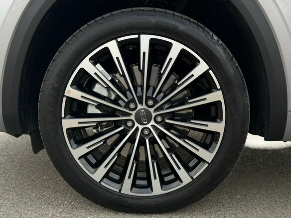 2026 Geely Monjaro I Рестайлинг 2 (China Market), серый, 4200000 рублей - вид 7