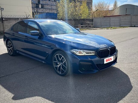 2021 BMW 5 серии 520d xDrive VII (G30/G31/G38) Рестайлинг, синий, 5800000 рублей, вид 4