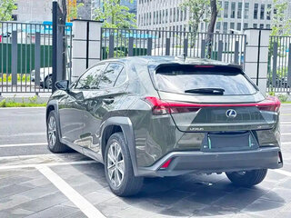 2023 Lexus UX 300e I, зелёный, 1900000 рублей, вид 4