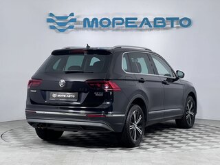 2017 Volkswagen Tiguan II, чёрный, 2150000 рублей, вид 5