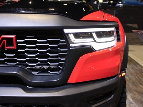 2026 Ram 1500 TRX SRT V Рестайлинг, красный, 16000000 рублей, вид 3