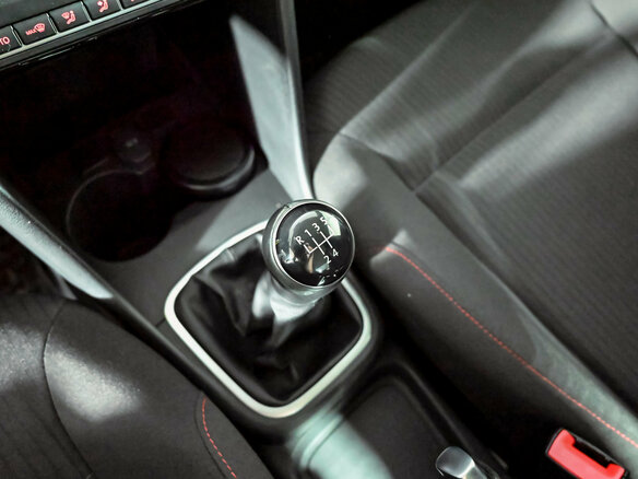 2017 Volkswagen Polo V Рестайлинг, чёрный, 1070000 рублей - вид 16
