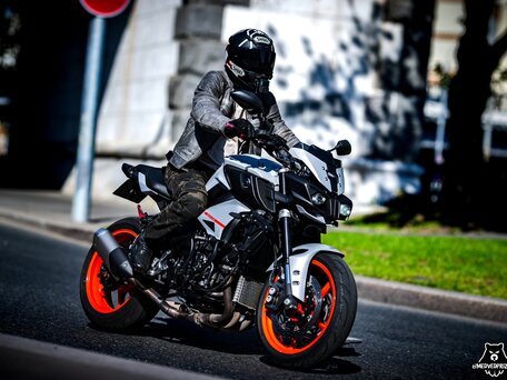 2020 Yamaha MT-10, серый, 1290000 рублей, вид 1