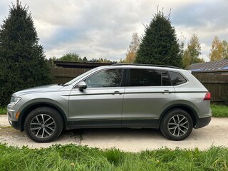 2019 Volkswagen Tiguan Allspace II, серый, 2700000 рублей, вид 3