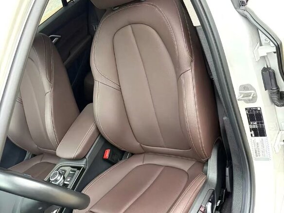 2022 BMW 1 серии 120i III (F52) Рестайлинг, белый, 1820000 рублей - вид 4