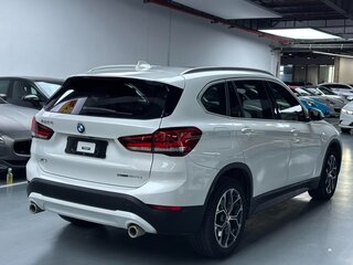 2020 BMW X1 Long 20Li sDrive II (F48) Рестайлинг, белый, 1670000 рублей, вид 5