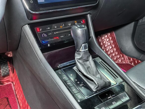 2023 Skoda Superb III Рестайлинг, чёрный - вид 18