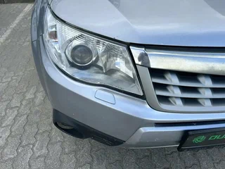 2012 Subaru Forester III Рестайлинг, серебристый, 845000 рублей, вид 4