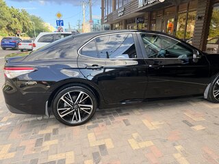 2021 Toyota Camry VIII (XV70) Рестайлинг, чёрный, 2350000 рублей, вид 5