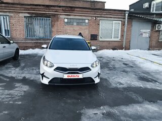 2021 Kia Ceed III Рестайлинг, белый, 2200000 рублей, вид 1