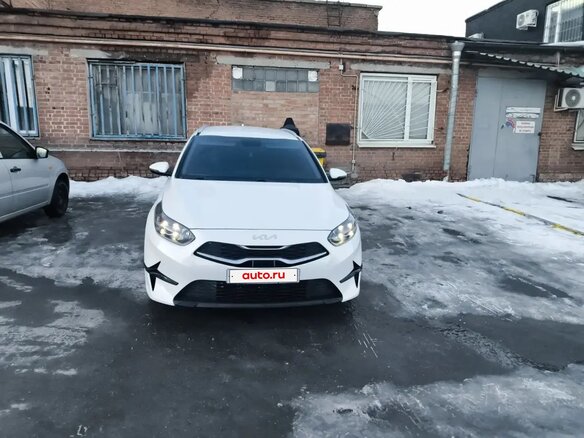 2021 Kia Ceed III Рестайлинг, белый, 2200000 рублей