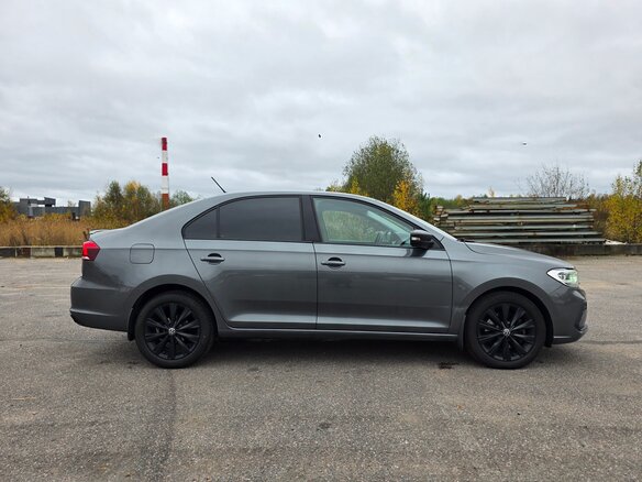 2020 Volkswagen Polo VI, серый, 1800000 рублей - вид 3