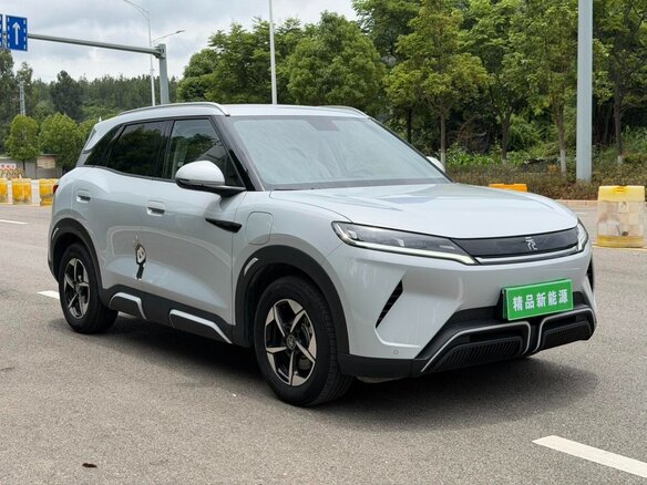 2025 BYD Yuan Up 45.12 kWh, серый, 1770000 рублей