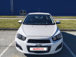 2013 Chevrolet Aveo II, белый, 590000 рублей, вид 1
