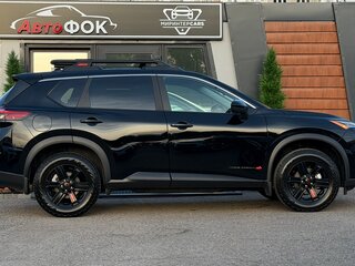 2024 Nissan Rogue III Рестайлинг, чёрный, 2390000 рублей, вид 2