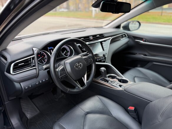 2019 Toyota Camry VIII (XV70), чёрный, 2650000 рублей - вид 7