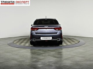 2021 Kia Rio IV Рестайлинг, серый, 1657000 рублей, вид 4