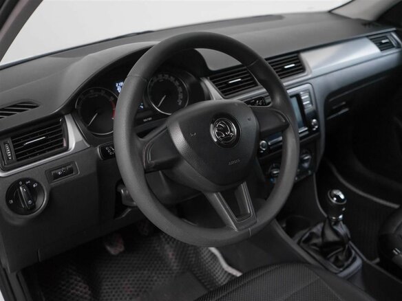2018 Skoda Rapid I Рестайлинг, белый, 599000 рублей - вид 12