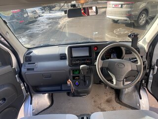 2017 Daihatsu Hijet 4AT X, серебристый, 600000 рублей, вид 5