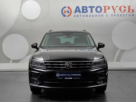 2020 Volkswagen Tiguan II, чёрный, 2555000 рублей, вид 3