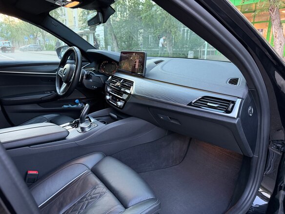 2020 BMW 5 серии 530d xDrive VII (G30/G31/G38) Рестайлинг, чёрный, 4900000 рублей - вид 6