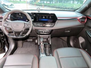 2023 Chevrolet TrailBlazer III Рестайлинг, чёрный, 1169100 рублей, вид 5