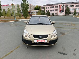 2005 Kia Rio II, бежевый, 310000 рублей, вид 2